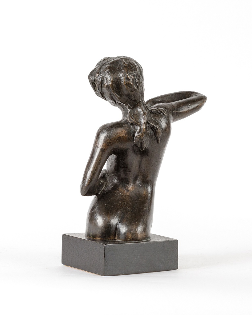 Woman-bronze-sculpture-bronzine-skulptura-4.jpg