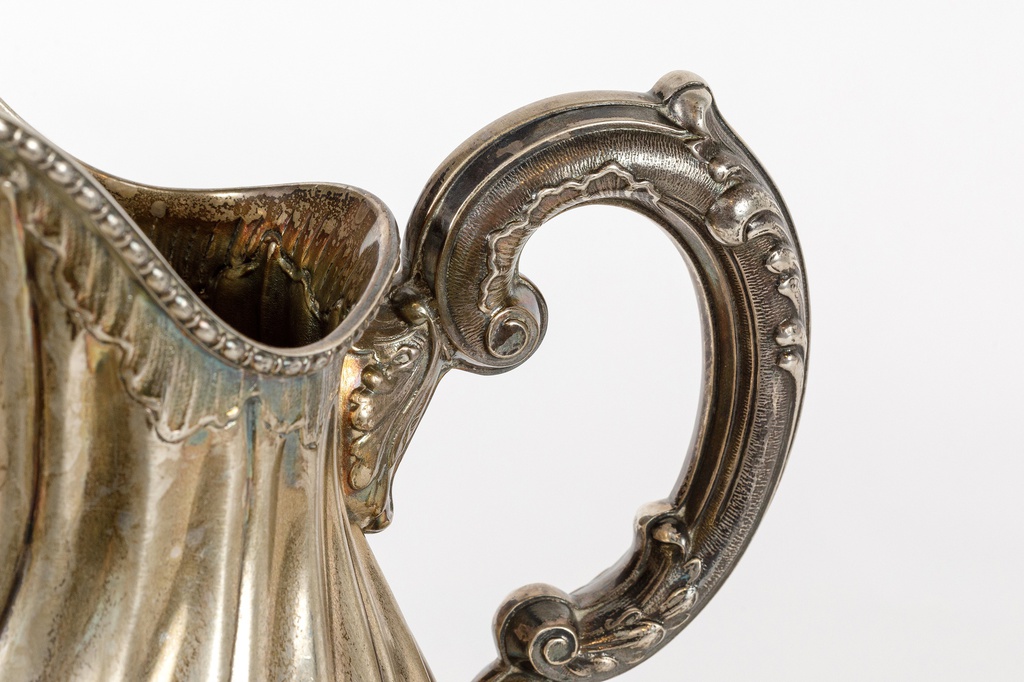 Rococo-silver-jug-pichet-sidabrinis-asotis-4.jpg