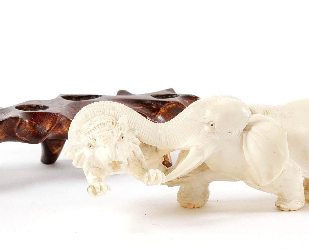 Ivory-sculpture-tiger-elephant-dramblio kaulo skulptura-10.jpg