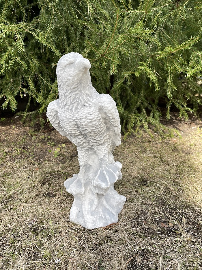 Eagle garden sculpture.JPG