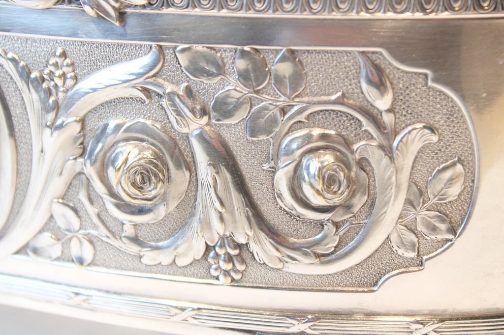 Jardiniere-En-Bronze-Argente-silver-palted-flower-pot-pasidabruotas-geliu-indas-13.JPG