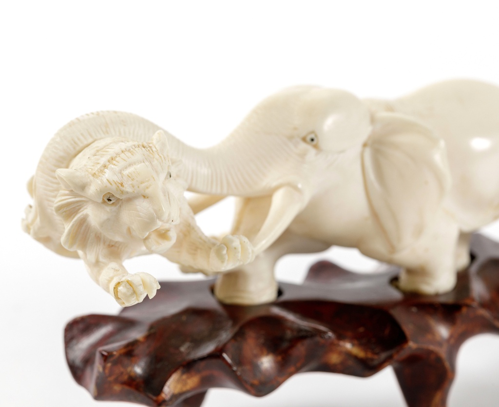 Ivory-sculpture-tiger-elephant-dramblio kaulo skulptura-6.JPG