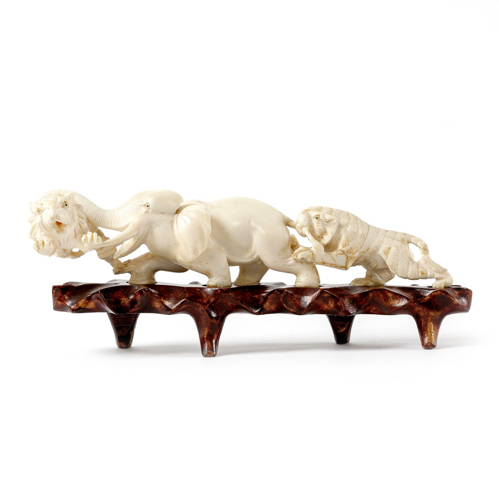 Ivory-sculpture-tiger-elephant-dramblio kaulo skulptura-1.JPG
