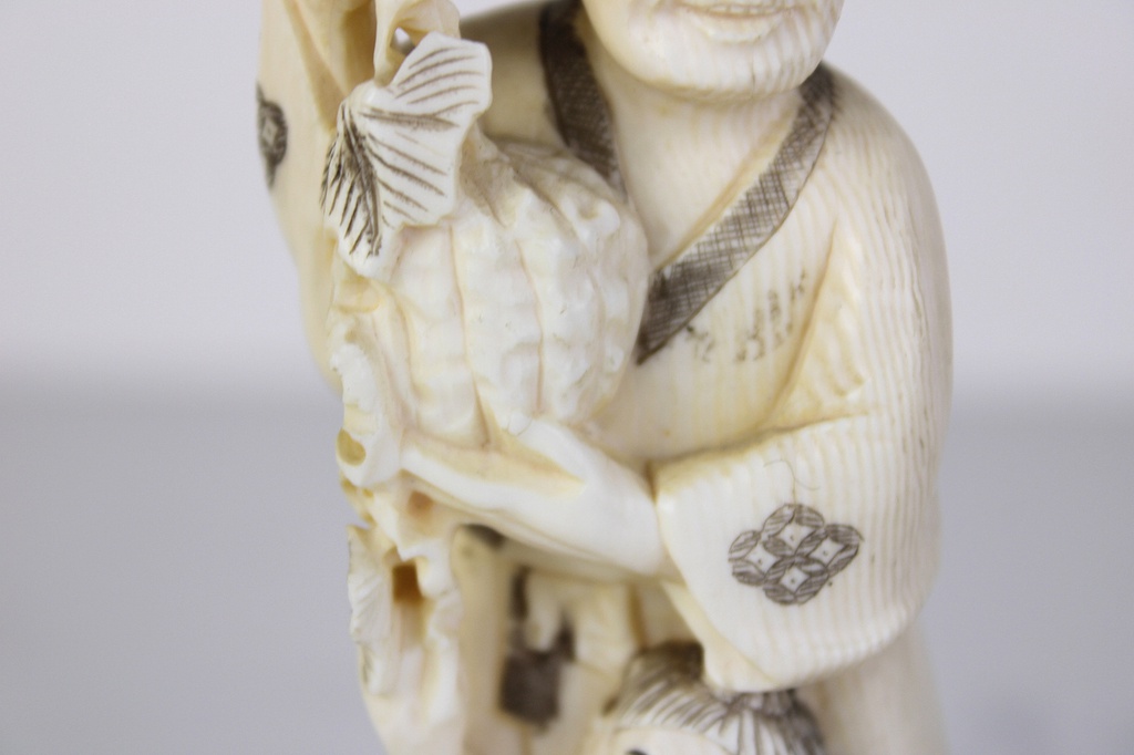 Ivory-sculptures-dramblio-kaulo-skulpturos-11.JPG