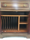 ac0380_komoda_su_patefonu_13_.jpg