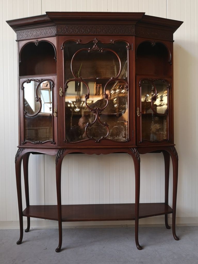 Showcase Cabinet