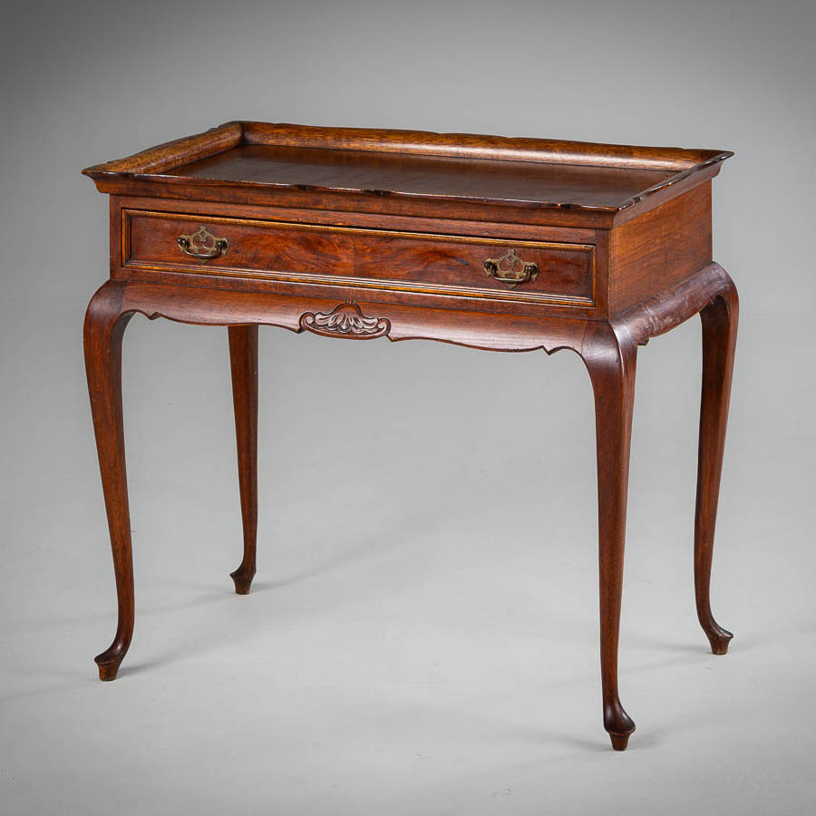 Serving Table
