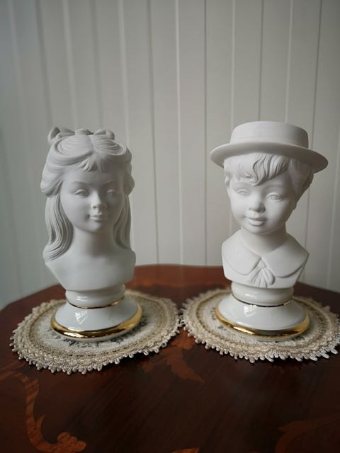 Sculptures, 2 pieces