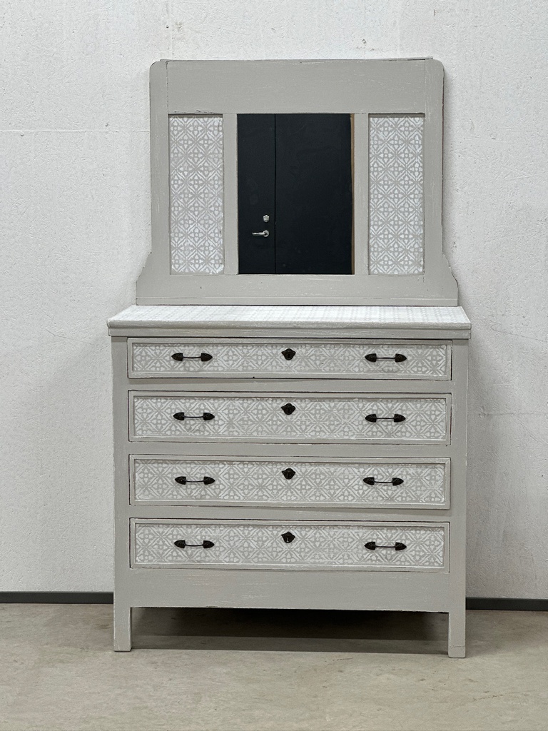 Chest of Drawers with Mirror