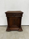 Serving cabinet