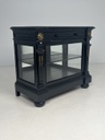Serving cabinet